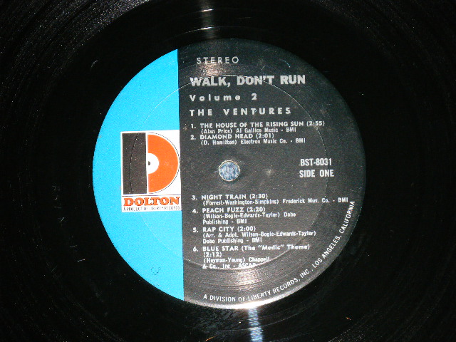 画像: WALK DON'T RUN VOL.2 : 2nd press Version NON SWEAT SHIRT  1967 Version US AMERICA  3rd press Version  "D Mark  Label" STEREO  