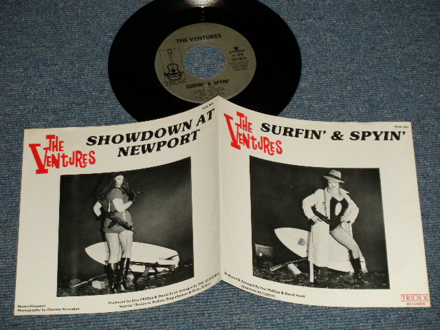 画像1: A) SURFIN' & SPYIN' B) SHOWDOWN AT NEWPORT   :  1981 US AMERICA ORIGINAL