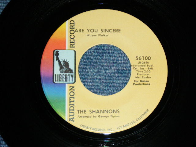 画像: THE SHANNONS ( GIRL GROUP PRODUCED by MEL TAYLOR of The VENTURES ) - LITTLE WHITE LIE / ARE YOU SINCERE ( SMALL SIZE THIN TITLE LOGO  )   1968  US ORIGINAL 7"SINGLE
